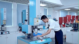 珠海超聲波焊接技術:突破汽車水箱接頭密封與耐久性瓶頸
